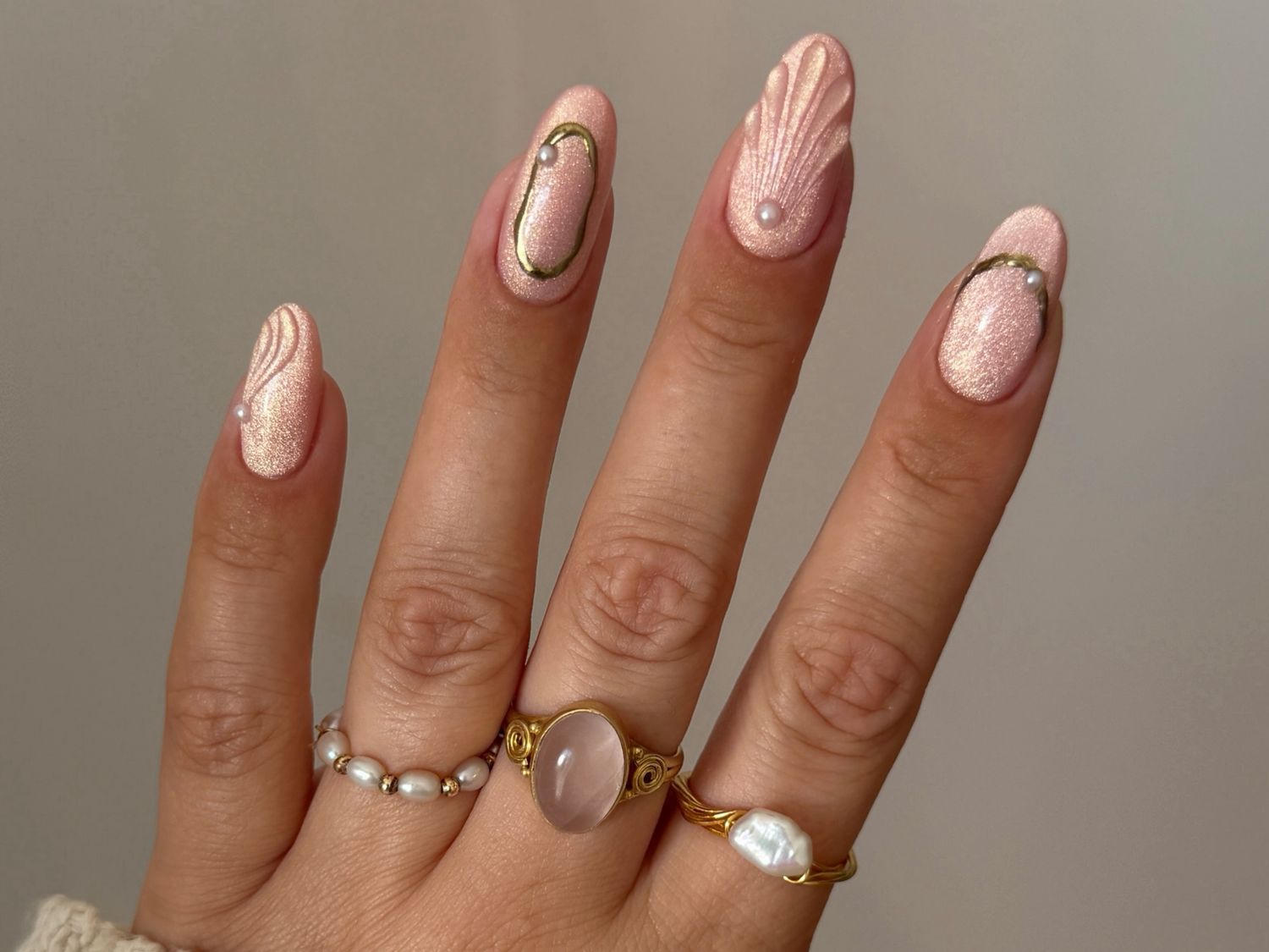 Chrome pink nails